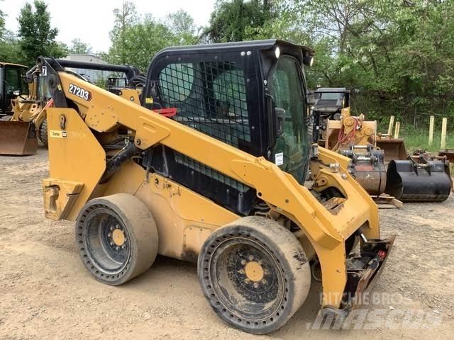CAT 272D3 Schrankladers
