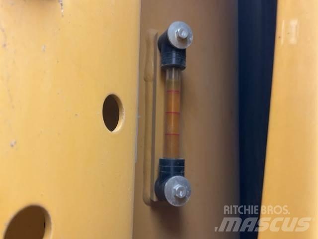 CAT 320 Rupsgraafmachines
