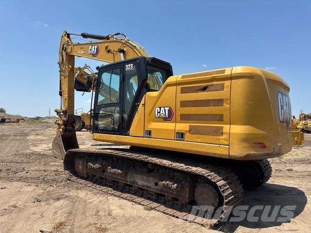 CAT 323 Rupsgraafmachines