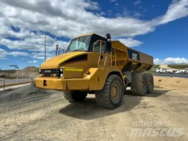 CAT 725 Knik dumptrucks