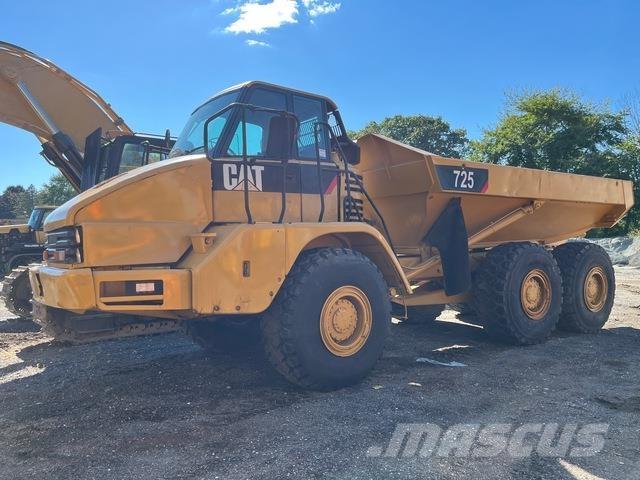CAT 725 Knik dumptrucks