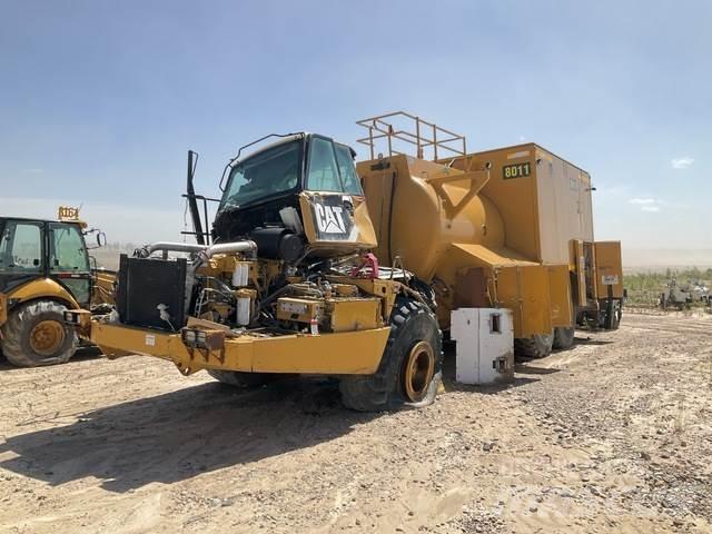 CAT 740B Tankwagen