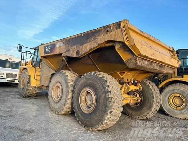 CAT 745 Knik dumptrucks