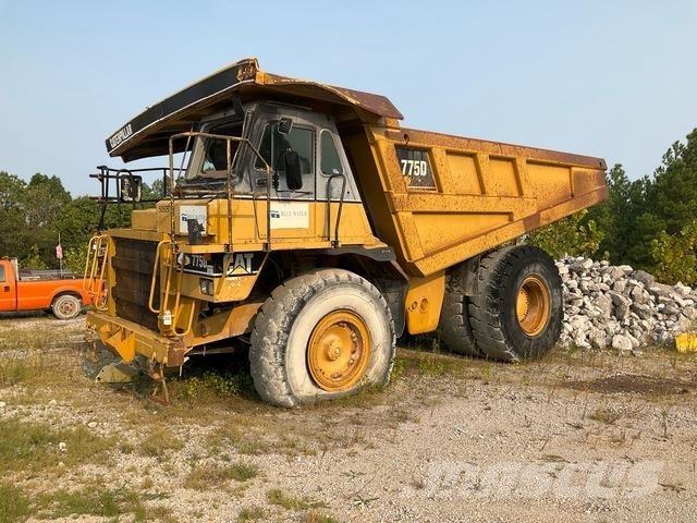CAT 775D Knik dumptrucks