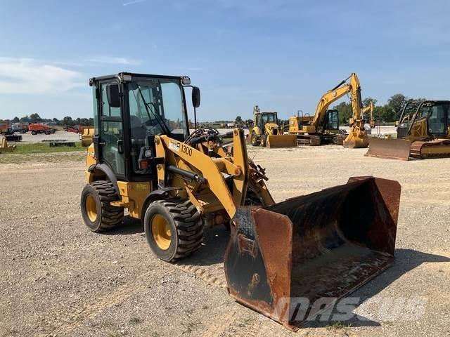 CAT 903D Wielladers