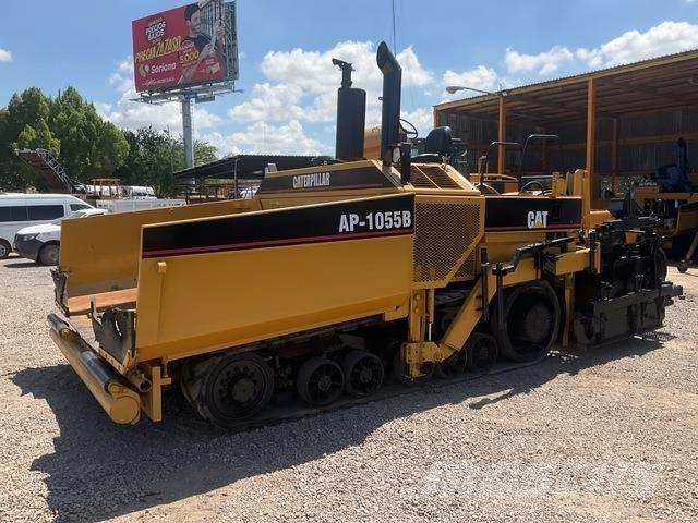 CAT AP-1055B Asfaltafwerkmachines