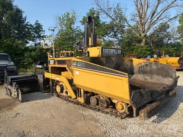 CAT AP-650B Asfaltafwerkmachines