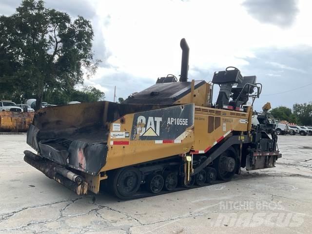 CAT AP1055E Asfaltafwerkmachines