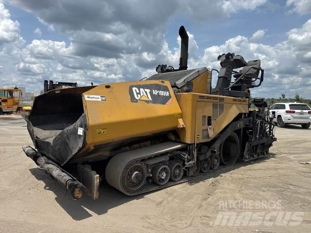 CAT AP1055F Asfaltafwerkmachines