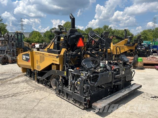 CAT AP1055F Asfaltafwerkmachines