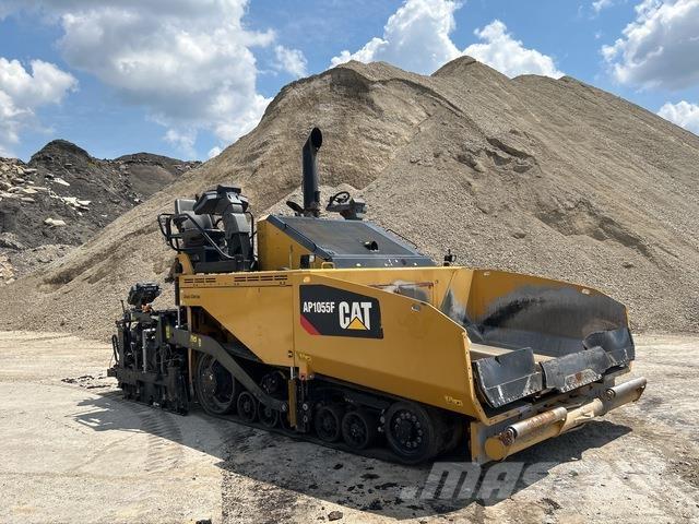 CAT AP1055F Asfaltafwerkmachines