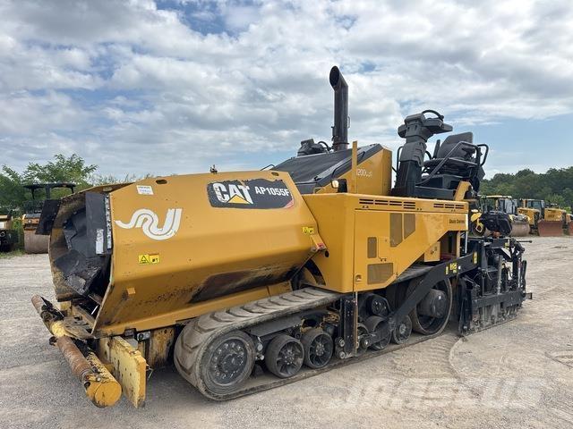 CAT AP1055F Asfaltafwerkmachines
