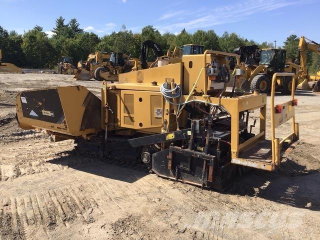 CAT AP255E Asfaltafwerkmachines