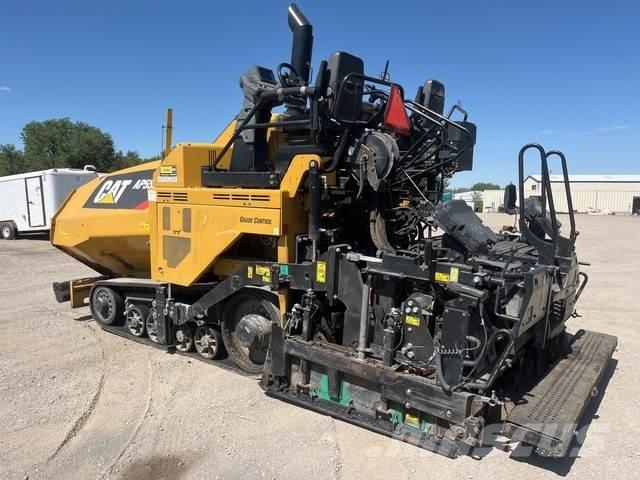 CAT AP555F Asfaltafwerkmachines