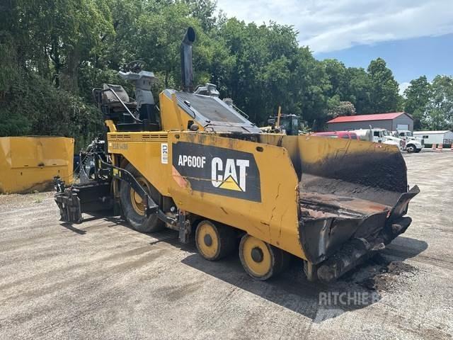 CAT AP600F Asfaltafwerkmachines
