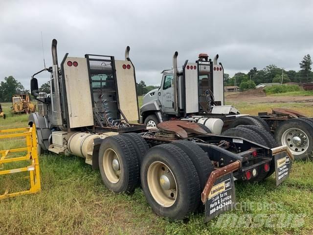 CAT CT680 Trekkers