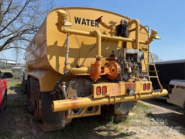 CAT D300D Water tankwagens