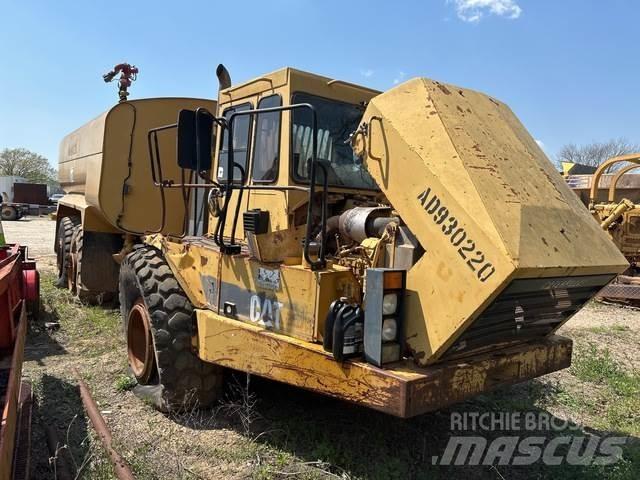 CAT D300D Water tankwagens