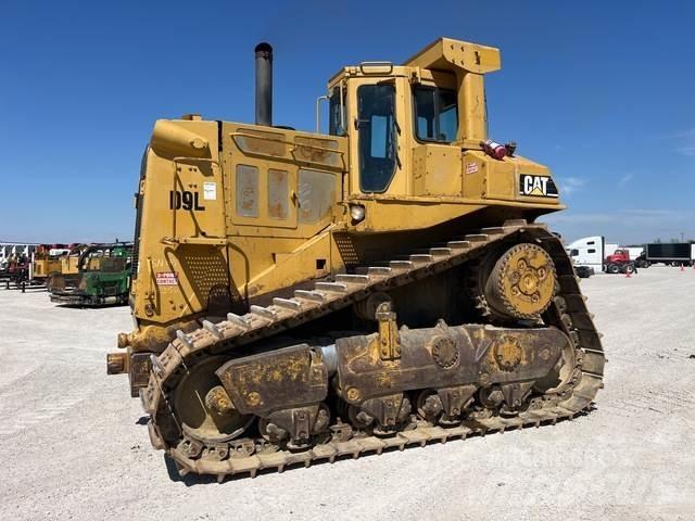 CAT D9L Rupsdozers