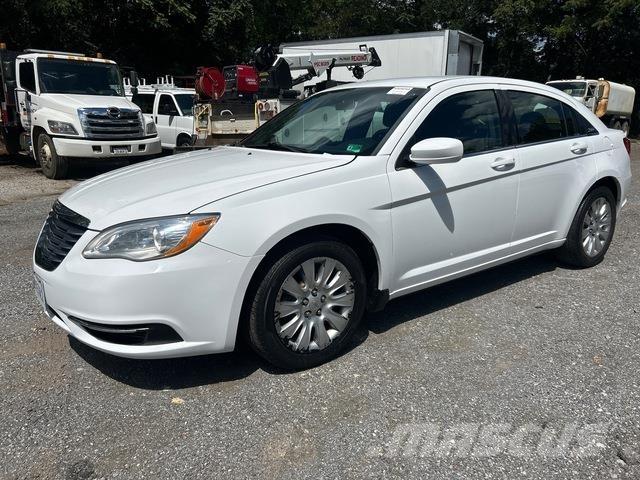 Chrysler 200 Auto's