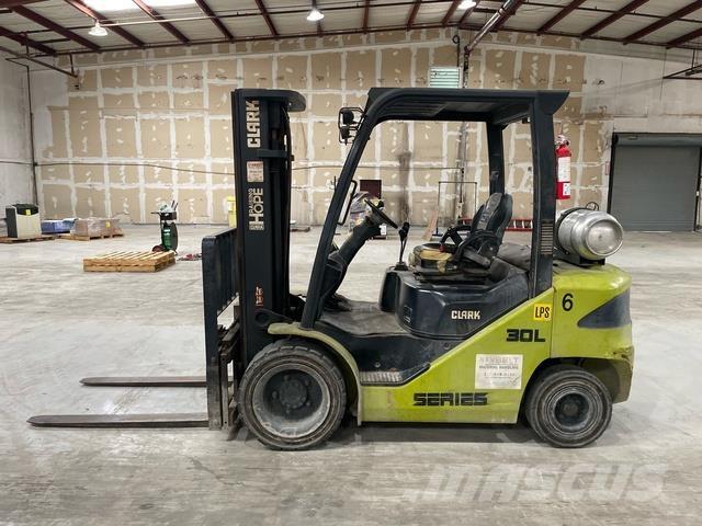 Clark S30L Elektrische heftrucks
