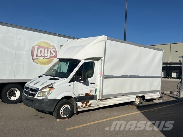 Dodge 3500 Bakwagens met gesloten opbouw