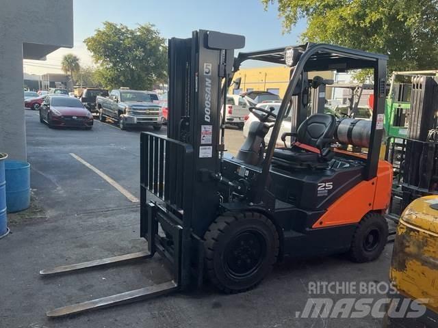 Doosan G25E-7 Bouw - Overige