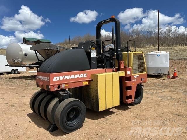 Dynapac CP142 Bandenwalsen