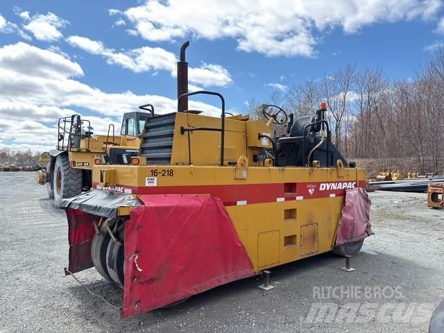 Dynapac CP221 Bandenwalsen