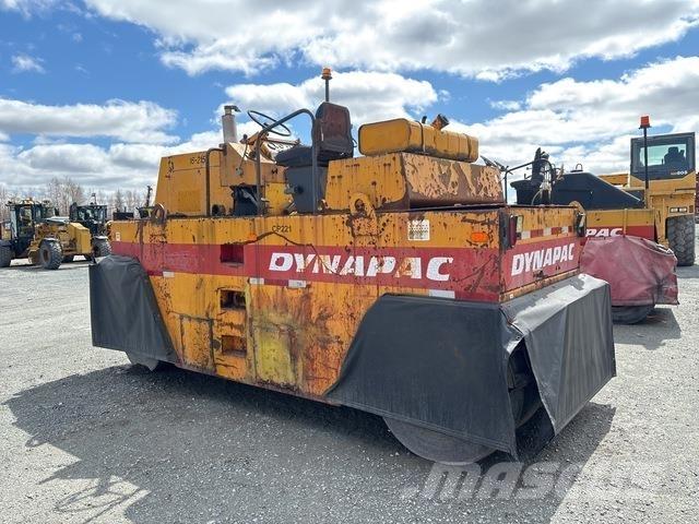 Dynapac CP221 Bandenwalsen