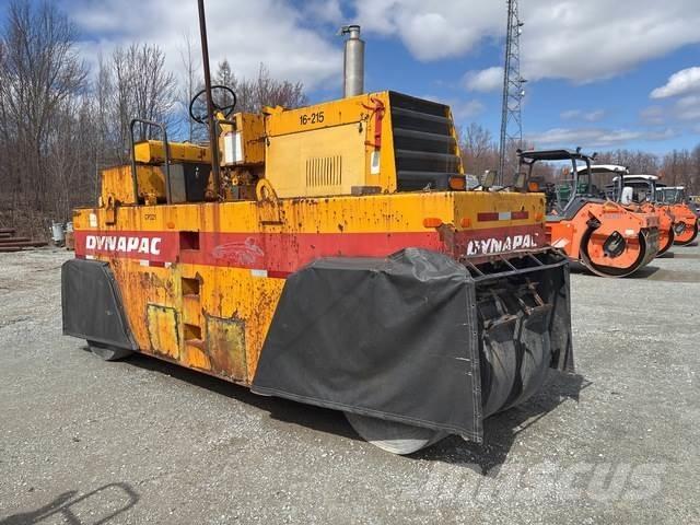 Dynapac CP221 Bandenwalsen