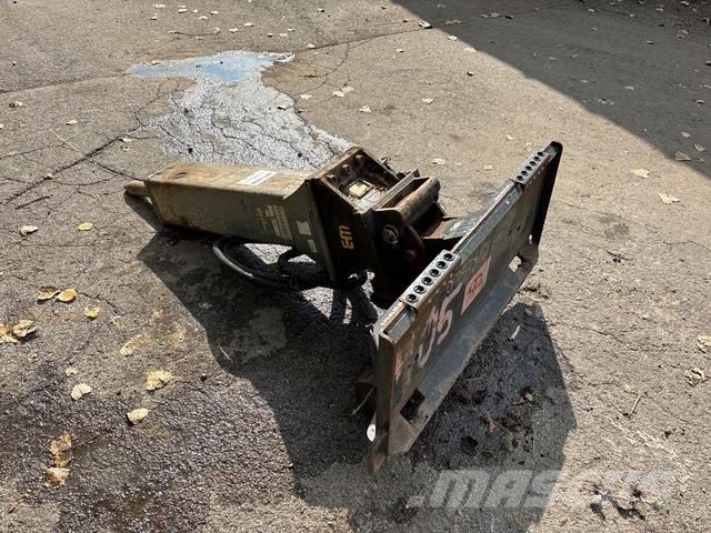 Epiroc EC70T Hamers en brekers