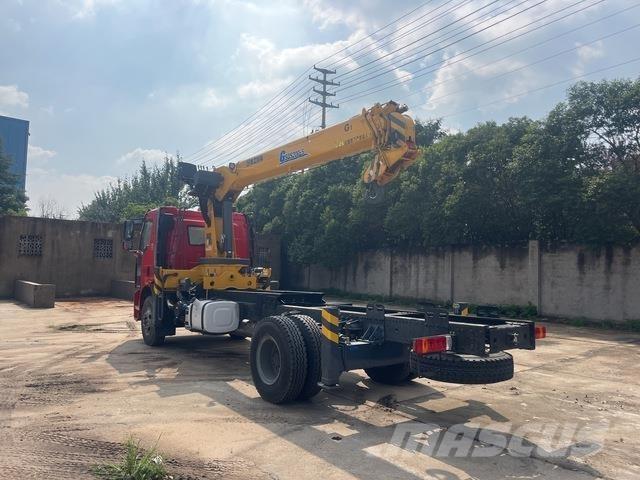 FAW J6L-240 Vlakke laadvloer met kraan