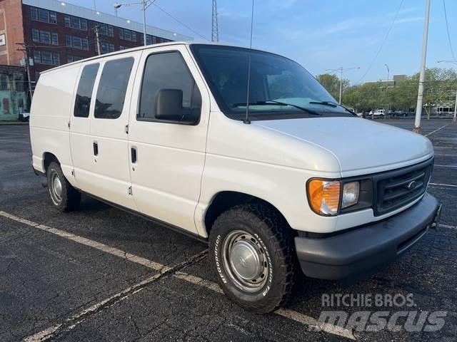 Ford E-150 Gesloten bedrijfswagens