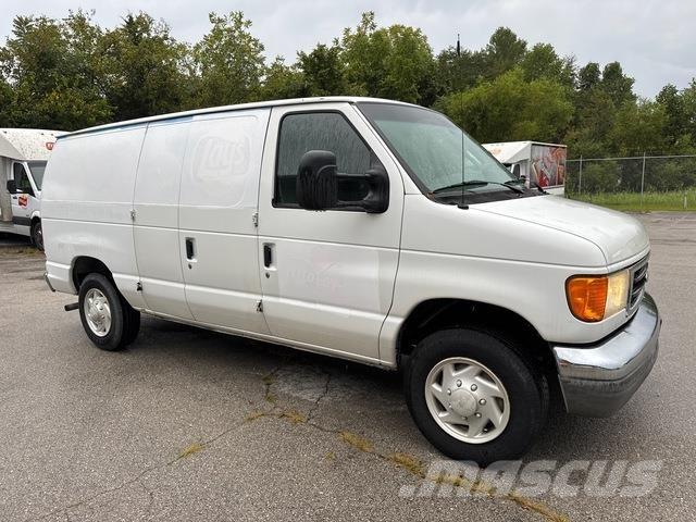 Ford E-150 Gesloten bedrijfswagens
