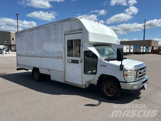 Ford E-350 Gesloten opbouw