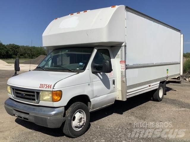 Ford E-350 Gesloten opbouw