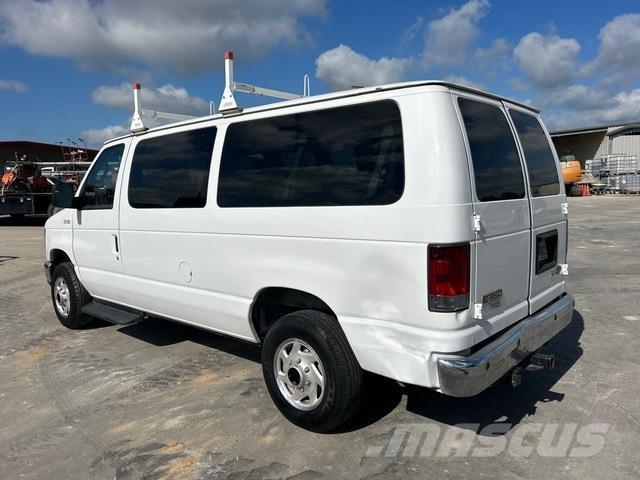 Ford E-350 Auto's