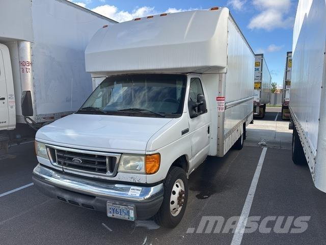 Ford E-350 Gesloten opbouw