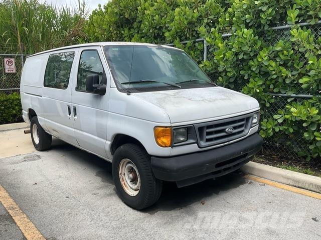 Ford E-350 Gesloten bedrijfswagens