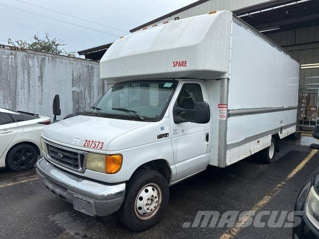 Ford E-350 Gesloten opbouw