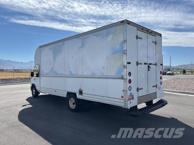 Ford E-350 Gesloten opbouw