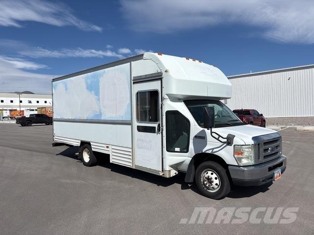 Ford E-350 Gesloten opbouw