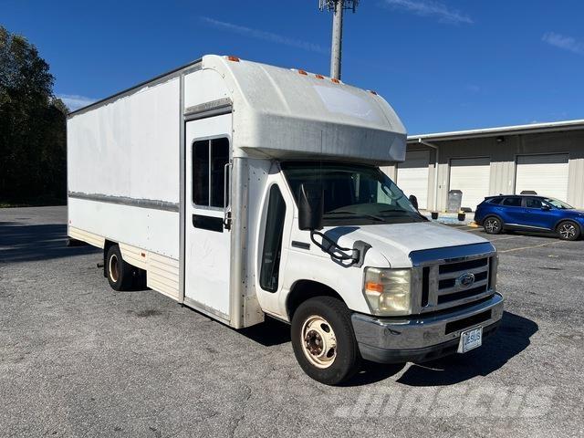 Ford E-350 Bakwagens met gesloten opbouw