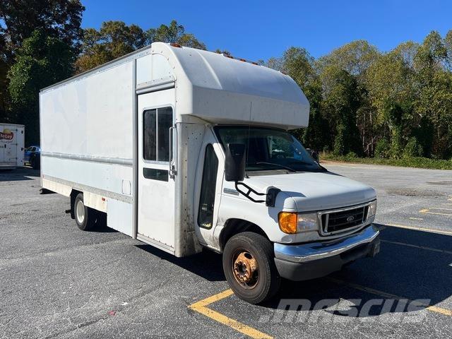 Ford E-350 Bakwagens met gesloten opbouw