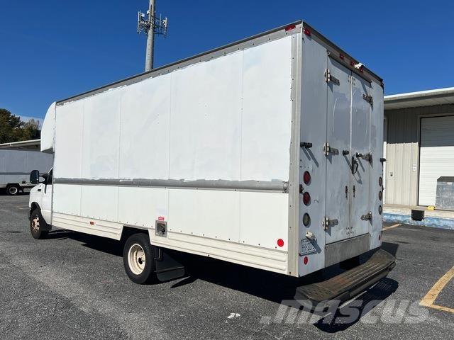 Ford E-350 Bakwagens met gesloten opbouw