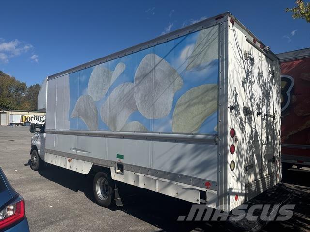 Ford E-350 Gesloten opbouw