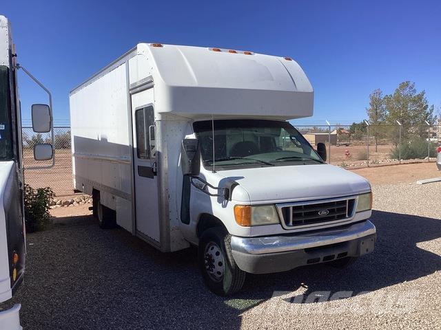 Ford E-350 Bakwagens met gesloten opbouw