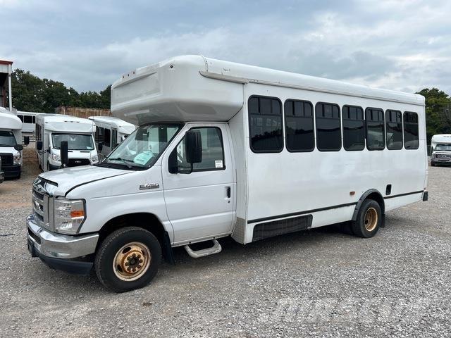 Ford E-450 Minibussen