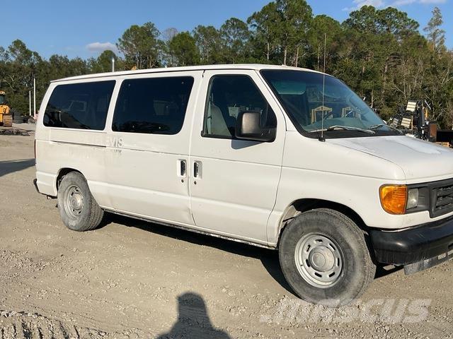 Ford Econoline Auto's